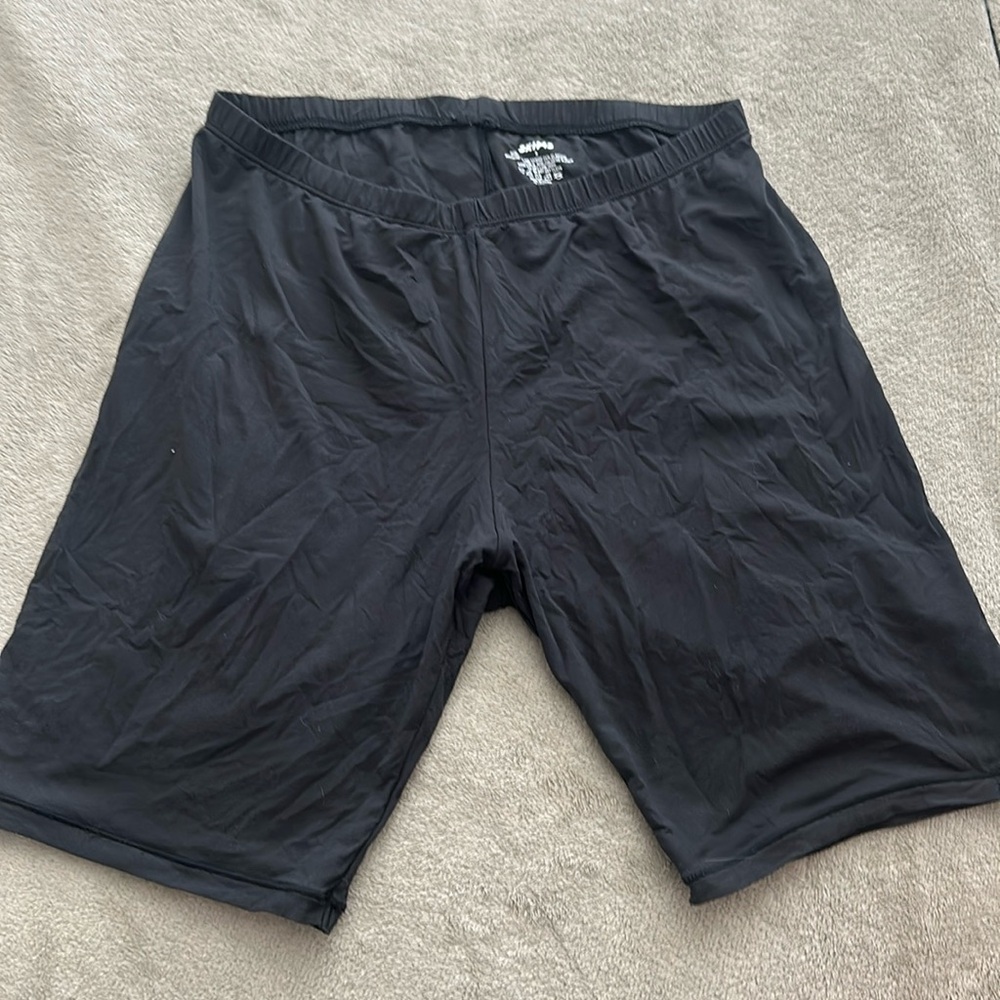 Skims stretchy black shorts size s small